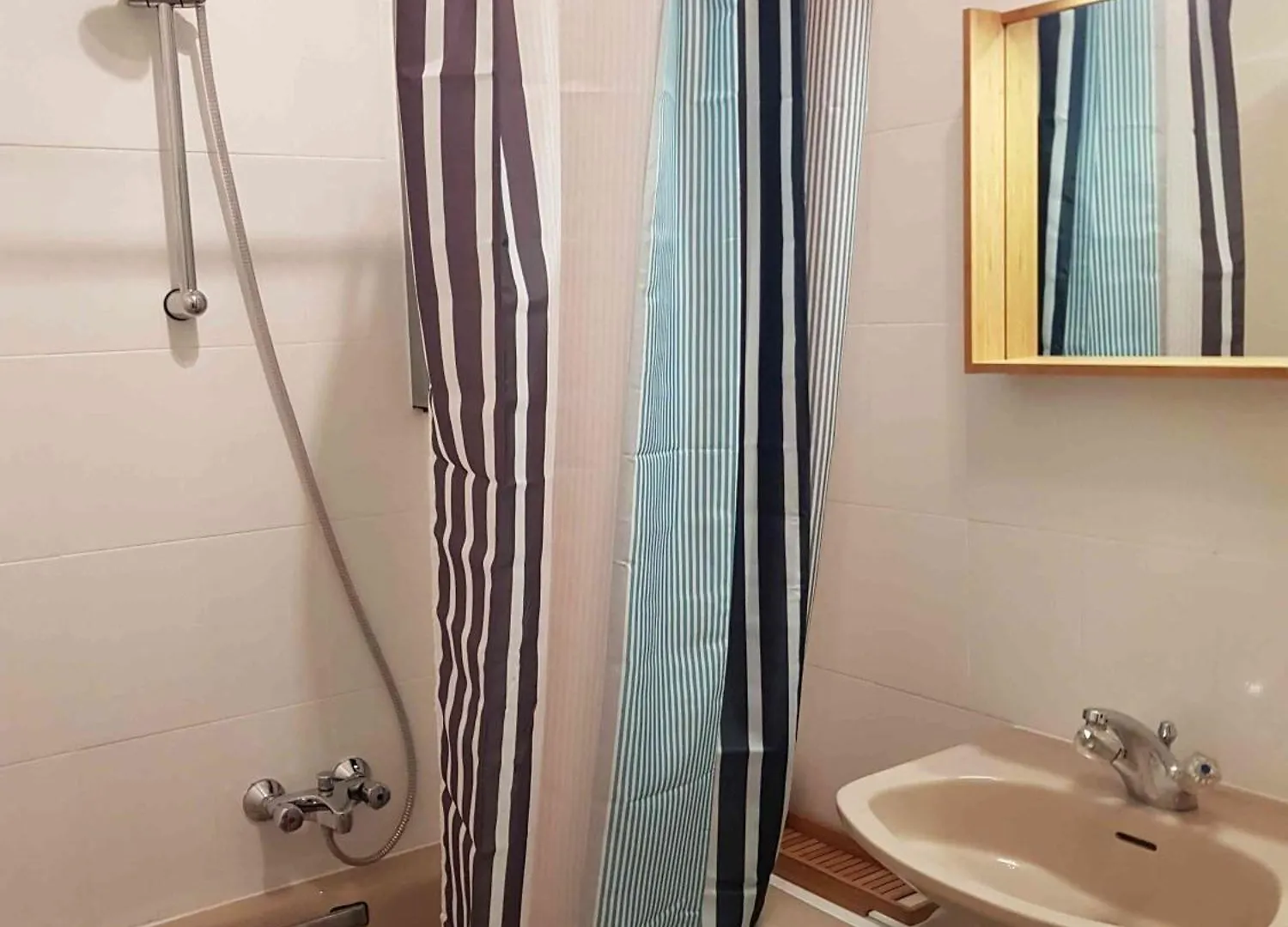 117M2 Opt, F, Miete Bis Max, 6 Mon, Direkt Bei U6 Apartment Vienna
